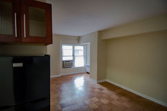 Capital Plaza Apartments ST 3 Living Area 01
