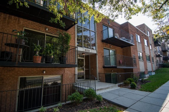 Clermont Apartments Building Exterior 14