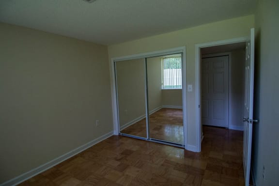 Heritage Park Two Bedroom - Bedroom 2-2