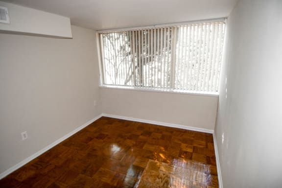 Heritage Park Three Bedroom 1.5 Bath -Bedroom 1-1