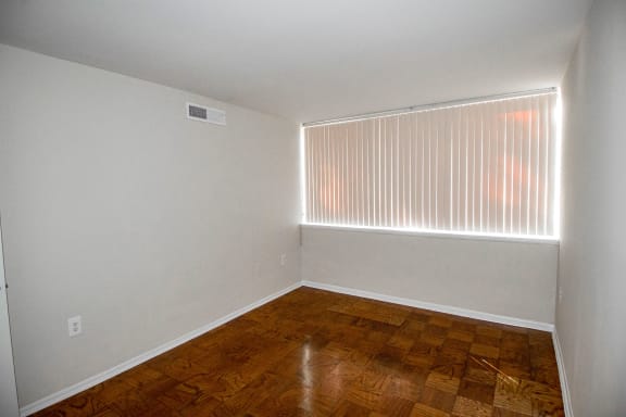 Heritage Park Three Bedroom 1.5 Bath -Bedroom 2-1