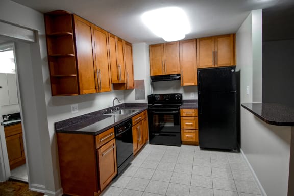 Heritage Park Three Bedroom 1.5 Bath Kitchen 02