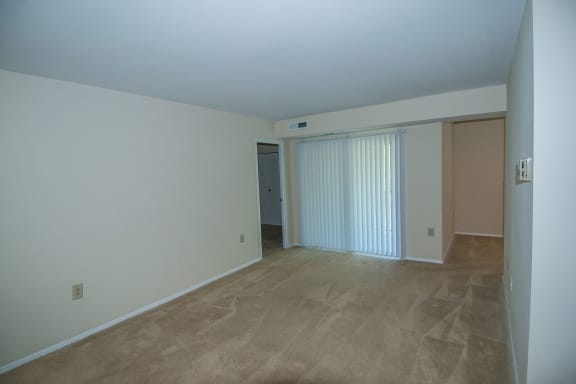 Oakton Park Two Bedroom With Den 2A Living Area 06