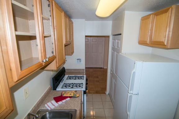 Steward Tower One Bedroom Kitchen 03