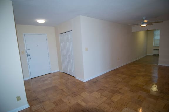 Steward Tower Two Bedroom Foyer 01