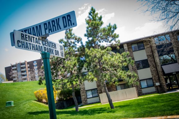 Carriage Park Apartments Street Sign
