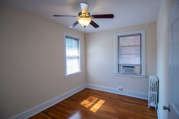 3221 Connecticut Avenue One Bedroom A Bedroom 14