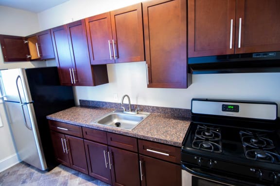 3221 Connecticut Avenue One Bedroom B Kitchen 01