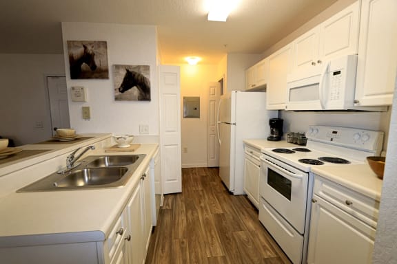 Ridgepointe Kitchen