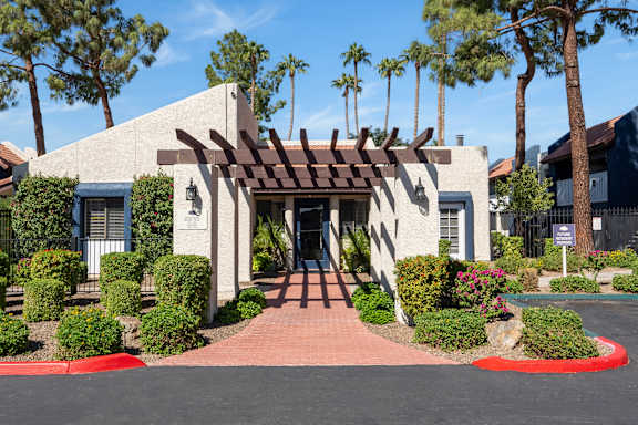 Oakridge Apartments Entrance - Leasing Office
