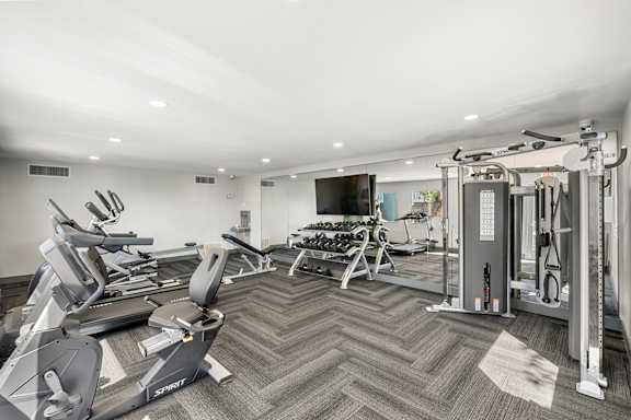 Oakridge Apartments - New Renovated Fitness Room