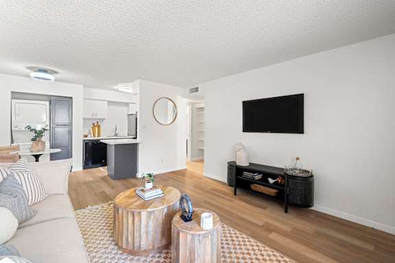 Oakridge Apartments - One Bedroom Model
