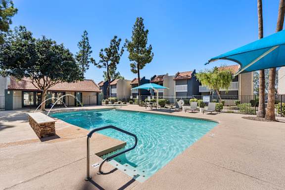 Oakridge Apartments - Second Pool