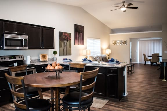 Brownsburg IN Apartment Rentals Redwood Brownsburg Kitchen