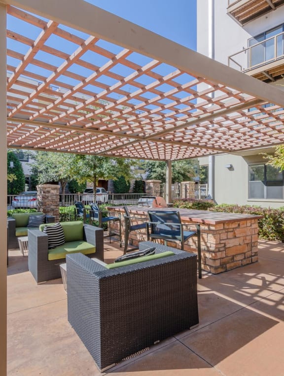 the reserve at bucklin hill leasing office patio with pergola