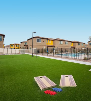 Community Courtyard at San Vicente Townhomes in Phoenix AZ