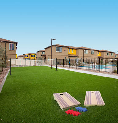 Community Courtyard at San Vicente Townhomes in Phoenix AZ