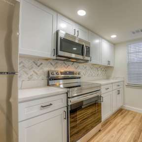 Family Kitchen at The Garden District Apartments, Tennessee