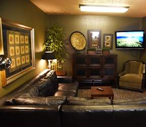Living Room Decor with Dining at Graymayre Crossing Apartments in Spokane, WA 99208