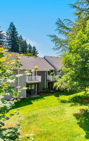additional photo for property listing at chic digs with room to stretch out in the village 22 car
