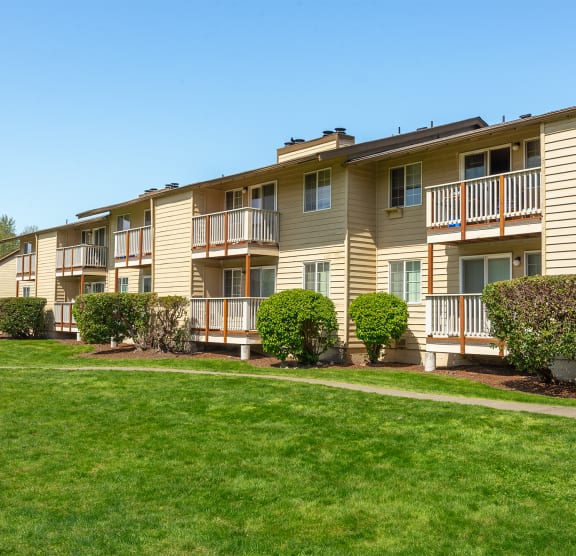 Cobble Court Apartments in Pacific WA