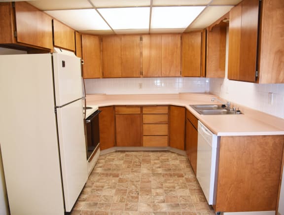 Fully Furnished Kitchen at Parc Grand Apartments, Spokane, WA, 99203