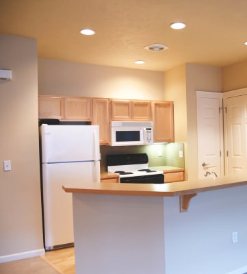 Fully Furnished Kitchen With Stainless Steel Appliances at Artisan Apartments, Spokane, WA