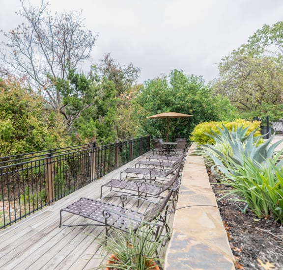 Apartments on Jollyville Rd, Austin High Oaks Apartments