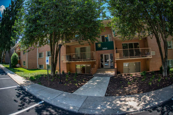 Spring Ridge Apartments Building Exterior 1