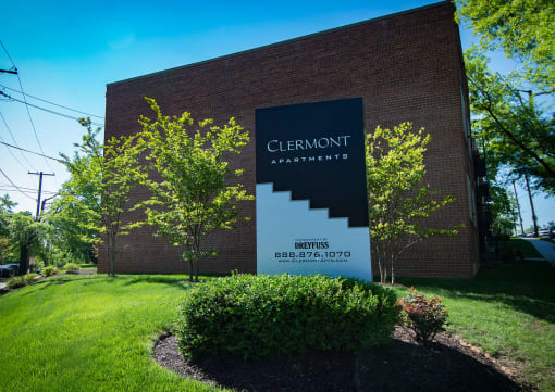 Clermont Apartments Building Signage 15