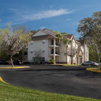 3 story building at Stoneridge Apartments in Gainesville, 32608