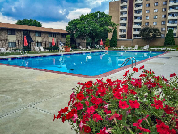 Carriage Park Apartments Swimming Pool