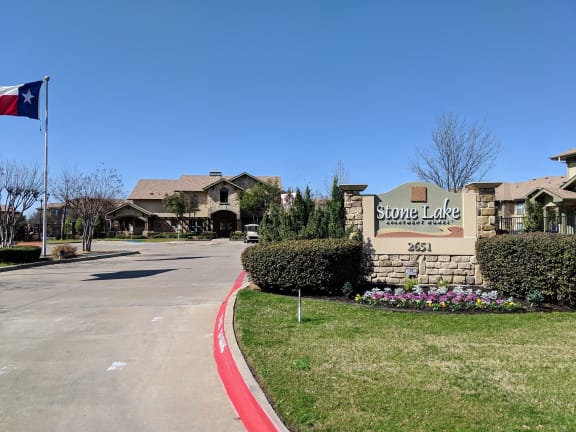 Exterior Landscape at Stone Lake, Grand Prairie, TX, 75050