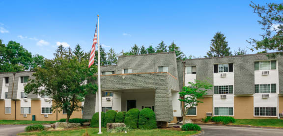 Taymil East Shore Apartment Homes Building Exterior