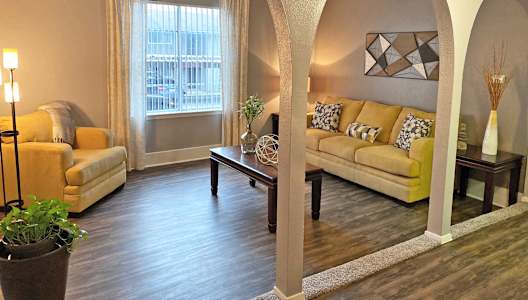 livingroom at wellington estatesa partments in san antonio tx 4-2020