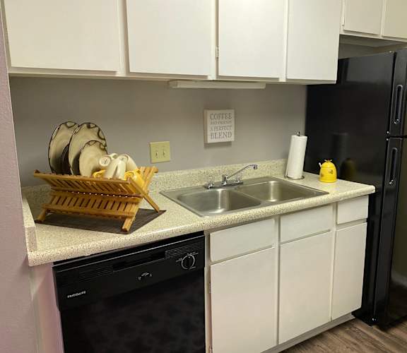 Kitchen at Wellington Estates Apartments in San Antonio TX 4-2020 (2)