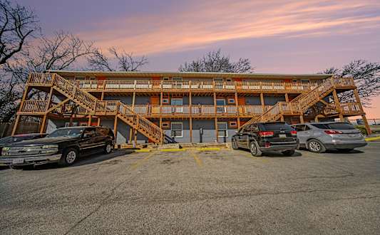 Building Outside View at Cimarron Apartments, Missouri, 64052