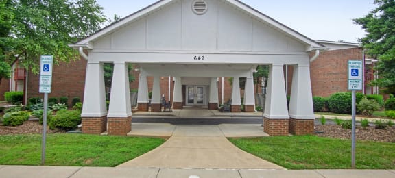 villa trace front entrance 