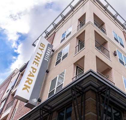 the building in which the hotel is located