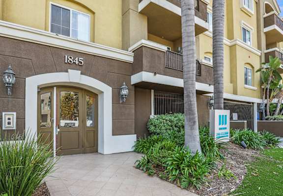 the preserve at ballantyne commons apartments entrance to leasing office