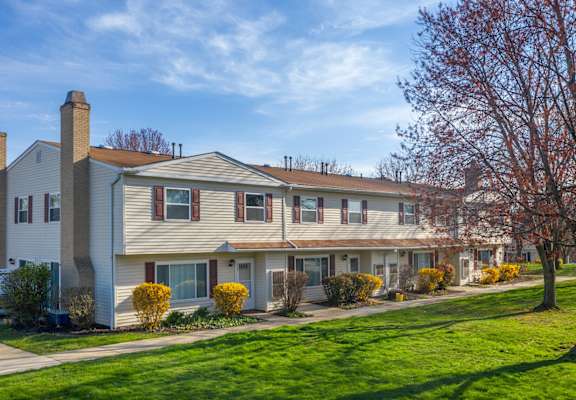Huntington Hills Townhomes Exterior