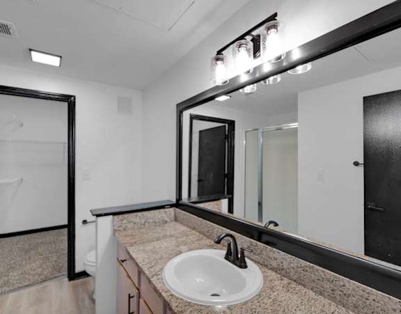 Vanity Lights at Bristol On Union Apartment Homes, Memphis
