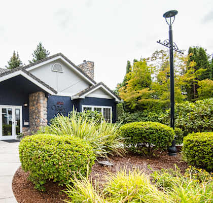 Front walkway of Valley River Court's front entrance