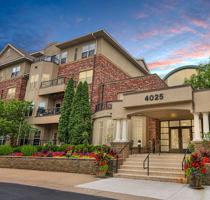the building in which the hotel is located