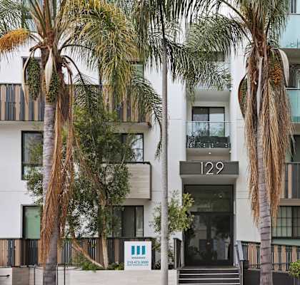 the building in which the hotel is located