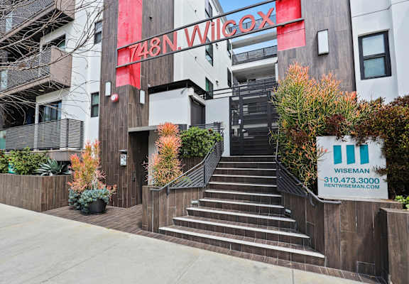 the building in which the hotel is located
