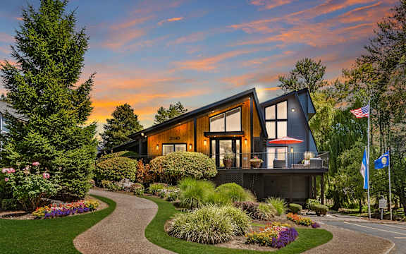 Shadow Hills Apartments, Portland, OR, leasing office 