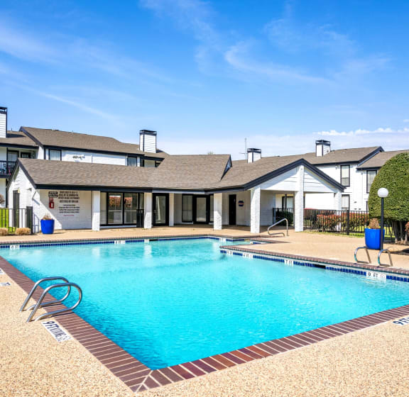 Keller Oaks Apartments in Carrollton, TX