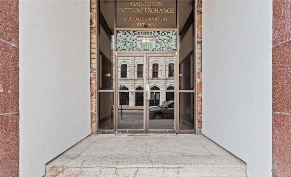 The entrance to the Galveston Cotton Exchange building on Mechanie St.