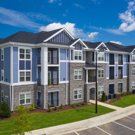 Extererior at The Retreat at Sumter Apartments, Sumter, SC